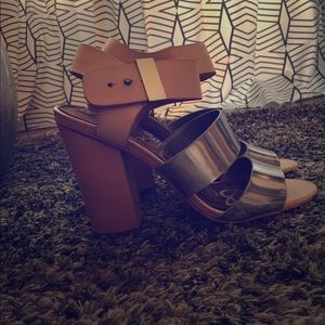 San Elderman heeled Sandler’s